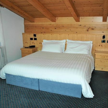 Residenza E Appartamenti Le Colonnine Pozza di Fassa Eksteriør billede