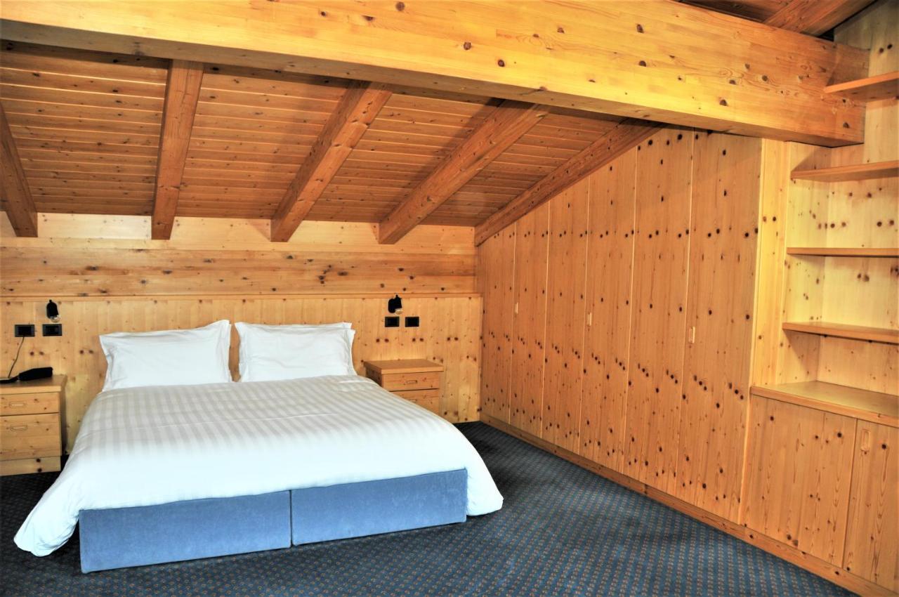 Residenza E Appartamenti Le Colonnine Pozza di Fassa Eksteriør billede