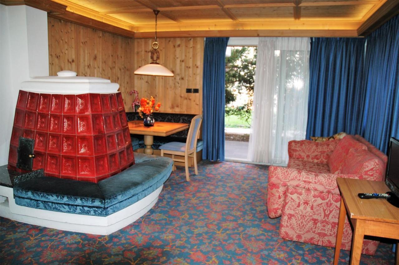 Residenza E Appartamenti Le Colonnine Pozza di Fassa Eksteriør billede
